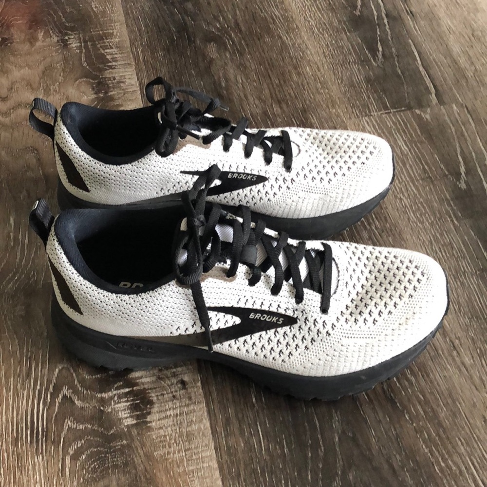 Brooks Revel 4